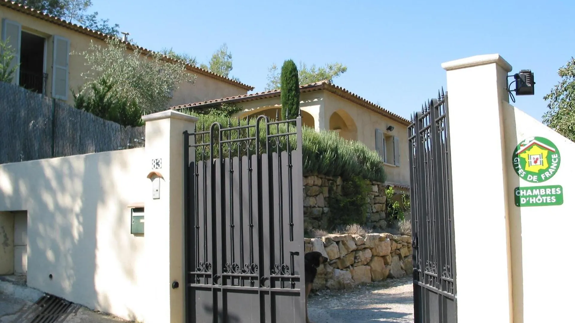 Bed & Breakfast Le Mas De Frayere Le Rouret
